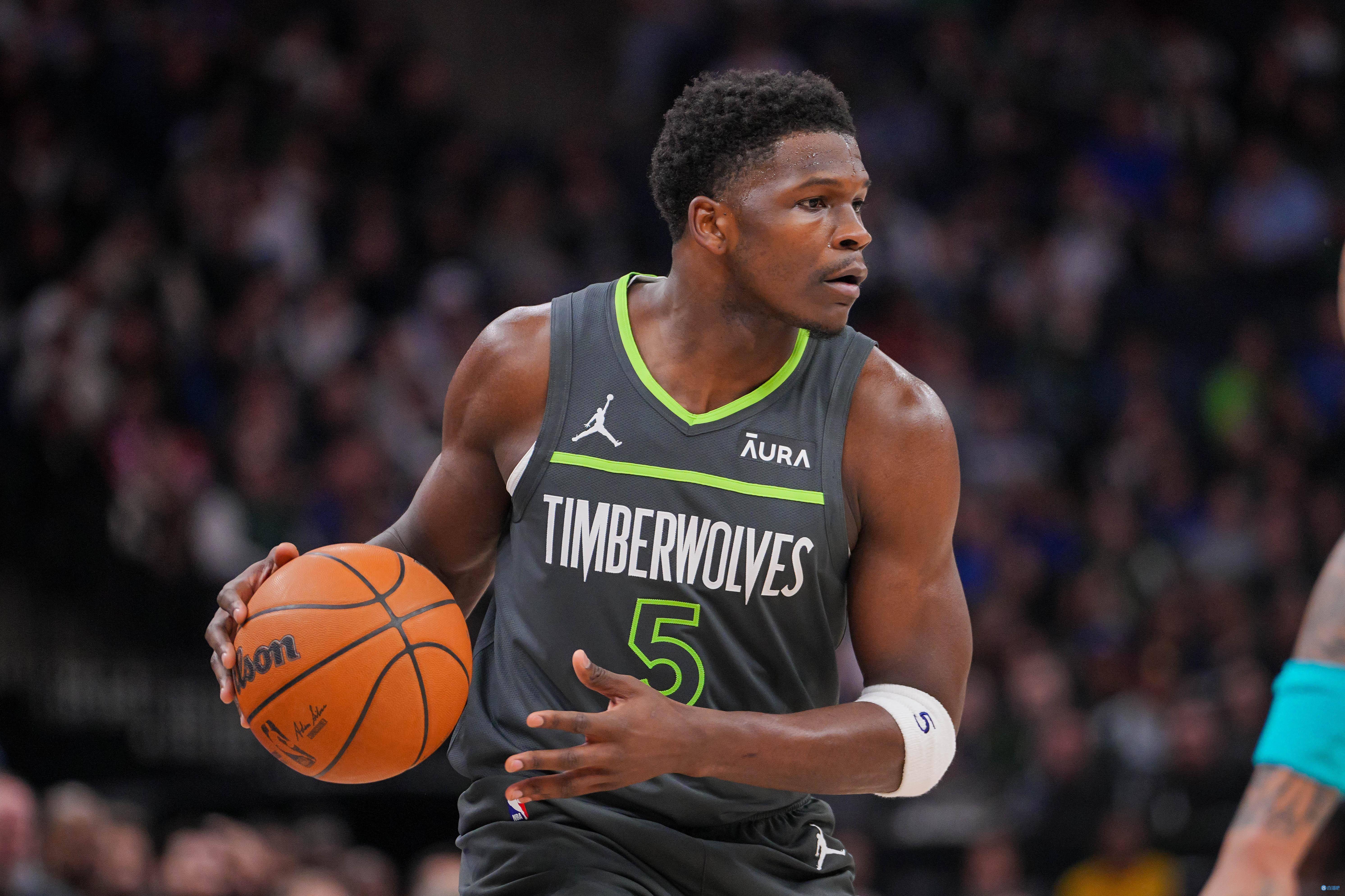 关于NBA球员风采依旧，引领篮球赛事新篇章的信息